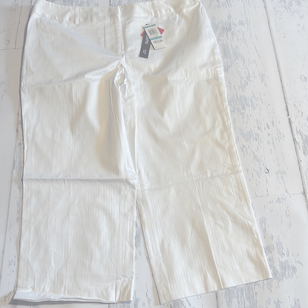 Style and co size 16 nwt white capris